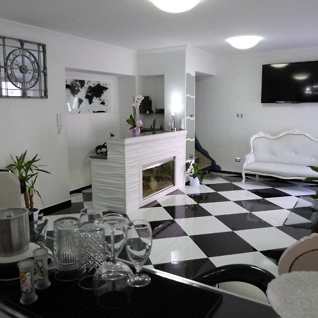 Clelia'S Boutique Rooms & Suites La Maddalena  Exteriör bild