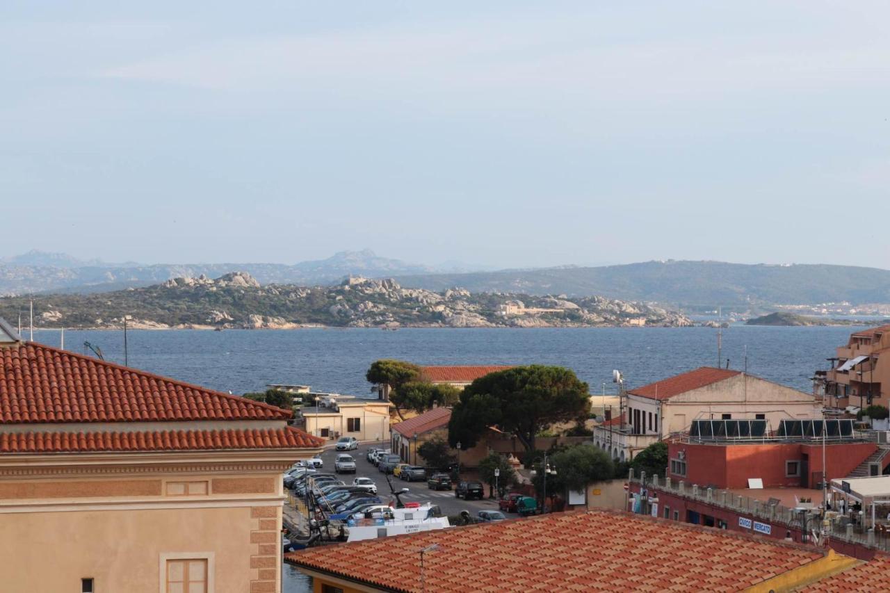 Clelia'S Boutique Rooms & Suites La Maddalena  Exteriör bild