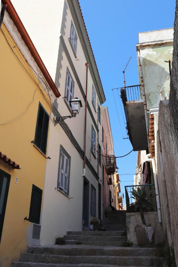 Clelia'S Boutique Rooms & Suites La Maddalena  Exteriör bild