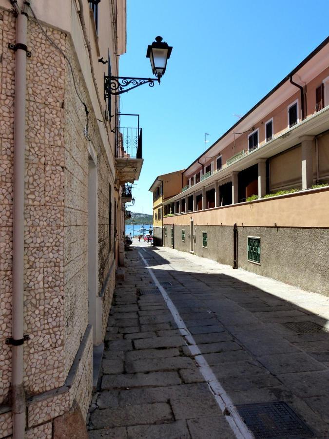 Clelia'S Boutique Rooms & Suites La Maddalena  Exteriör bild