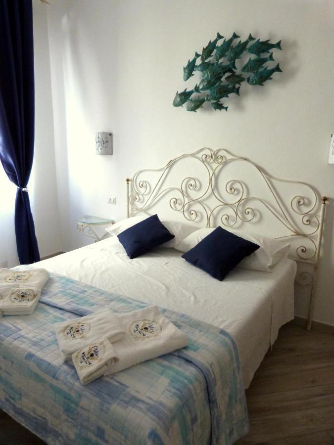 Clelia'S Boutique Rooms & Suites La Maddalena  Exteriör bild